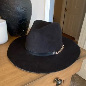 Black felt hat with chain detail